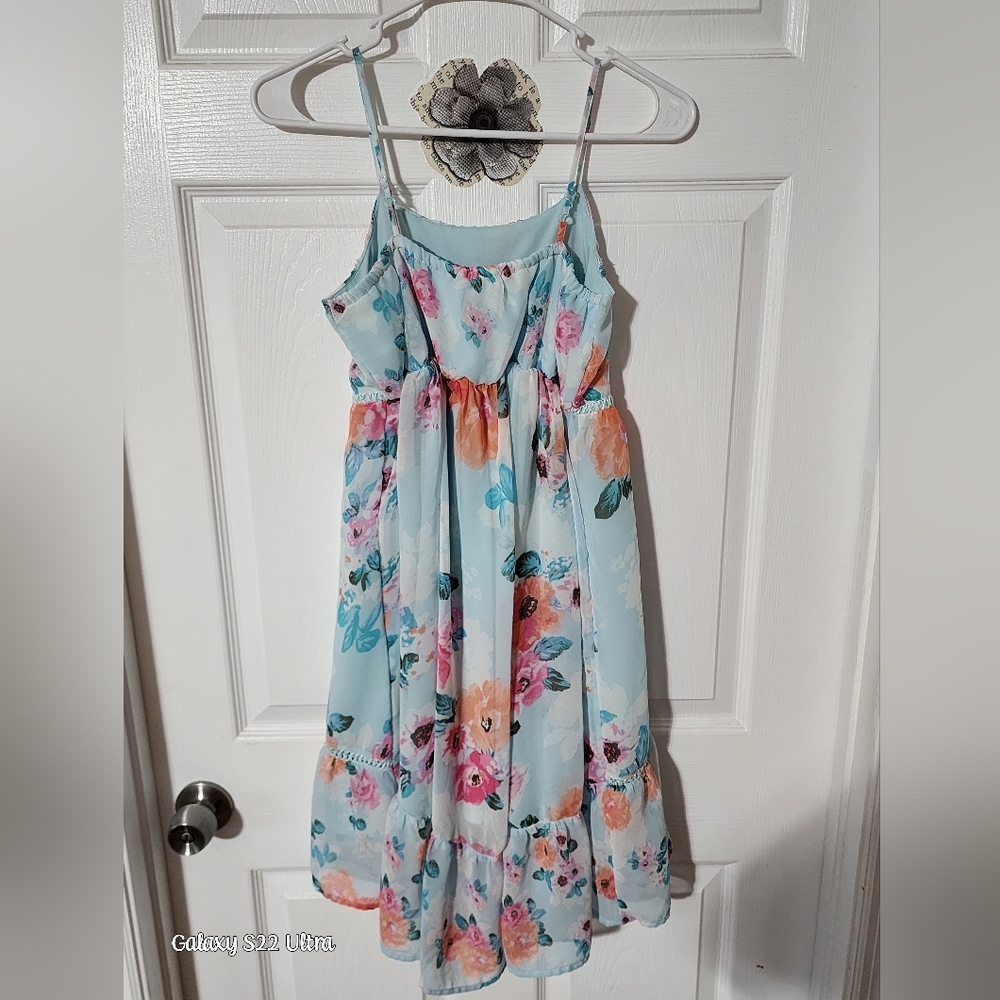 Dress - Picture 2 of 3